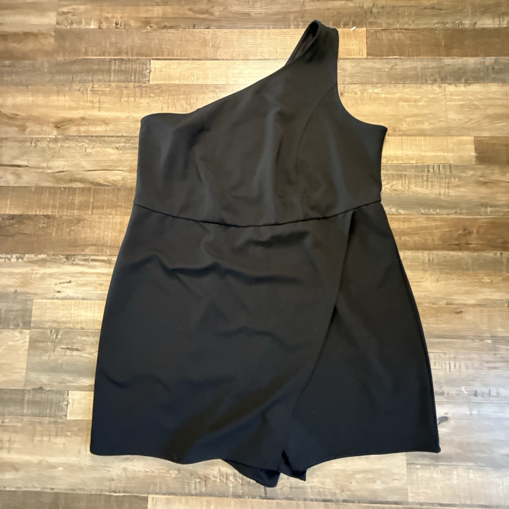 NWT Torrid Women's Crepe One Shoulder Wrap Skirt Romper Black Size 20